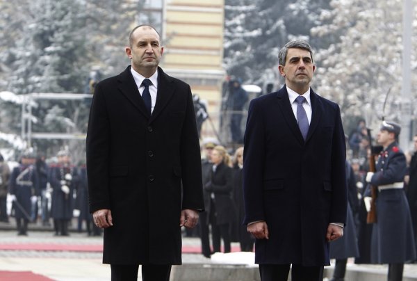 
	Росен&nbsp;Плевнелиев прие за последен път строя на почетния караул от представителните части на Българската армия
