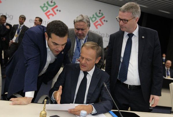 
	Гръцкият премиер Алексис Ципрас и Доналд Туск

	Снимка: Олег Попов, Investor Media Group
