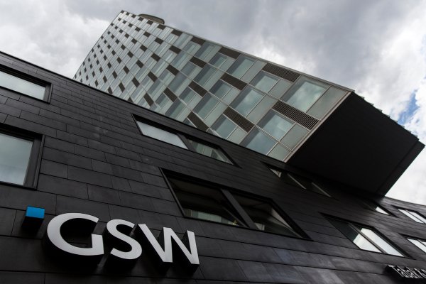 
	На 9-то място е IPO-то на GSW Immobilien AG. Новата емисия на компанията за недвижими имоти донесе приходи от 467 млн. евро.&nbsp;

	Снимка: Ройтерс
