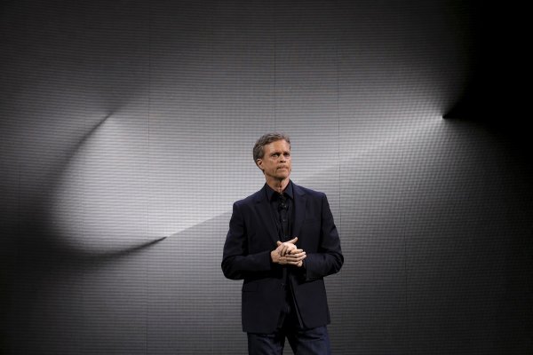 
	Марк Паркър напусна Nike също през миналия месец.
