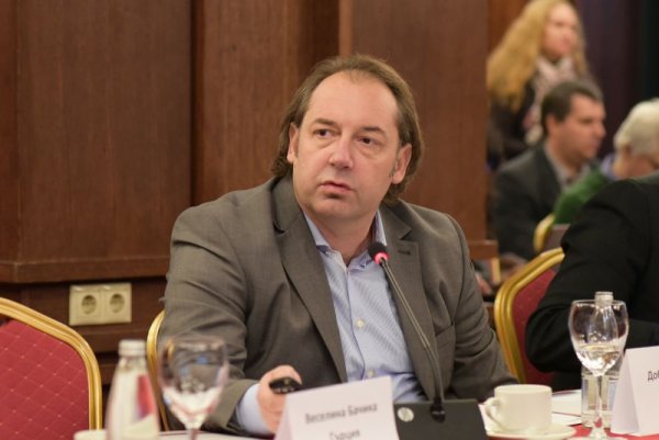 
	Добромир Ганев, Форос
