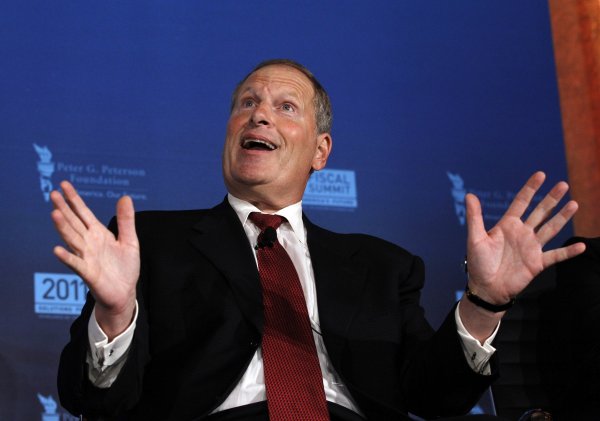 
	61-годишният мениджър е помогнал на Honeywell да достигне до рекордни продажби, печалба и цени на акциите, откакто пое управлението на концерна преди повече от десет години. Фирмата е лидер в областта на космическите изследвания, домашната автоматизация, системите за енергийна ефективност и турбокомпресорите.

	&bdquo;Ние прекарваме много време, опитвайки се да надминем един китайски конкурент в Азия&quot;, казва той. &quot;Ако не можеш да победиш там, ще трябва да се състезаваш с тях в Западна Европа и САЩ&ldquo;.&nbsp;
