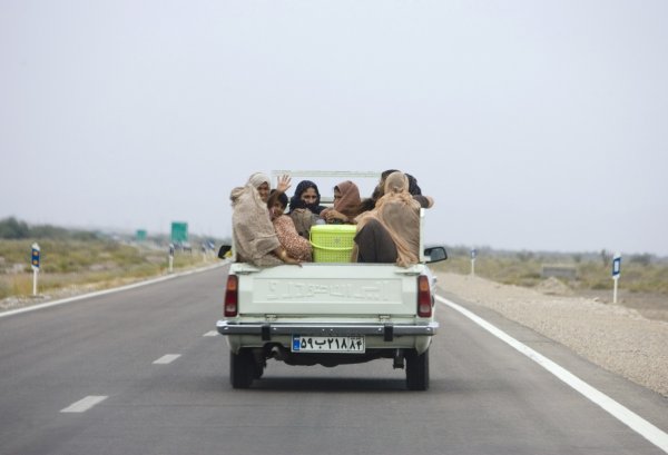 
	Съседната на Саудитска Арабия държава в залива дължи три четвърти от бюджетните си постъпления на приходите от добив на петрол. За да поддържа балансиран бюджет, цените трябва да са поне 136,20 долара за барел, за 2015 г. - дори 138,10 долара.&nbsp;

