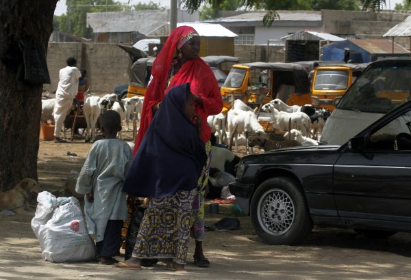 
	Нигерия е най-многолюдната страна в Африка и същевременно най-важният производител на петрол на континента. 80% от държавните приходи са от добива на петрол. За да може държавата да поддържа балансиран бюджет, цената трябва да е поне 126,20 долара за барел, а през 2015 г. трябва да е дори 122,70 долара.&nbsp;
