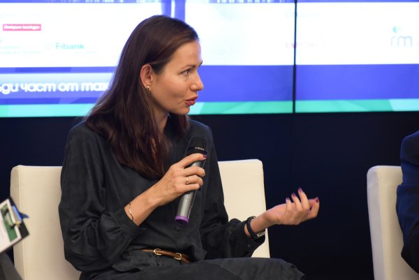 
	Др. Анна-Мари Виламовска.
