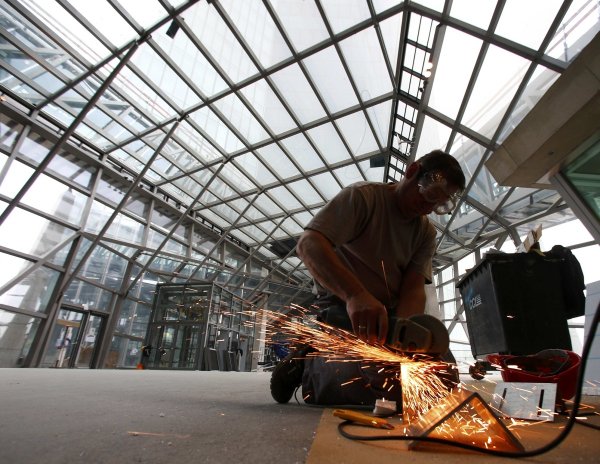 
	В сградата още текат довършителни дейности.
