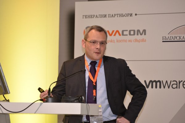 
	Старши вице-президентът &bdquo;Човешки Ресурси&ldquo; за Европа, Близкия Изток и Тихоокеанския район в Axway Пол Хелибрьонер
