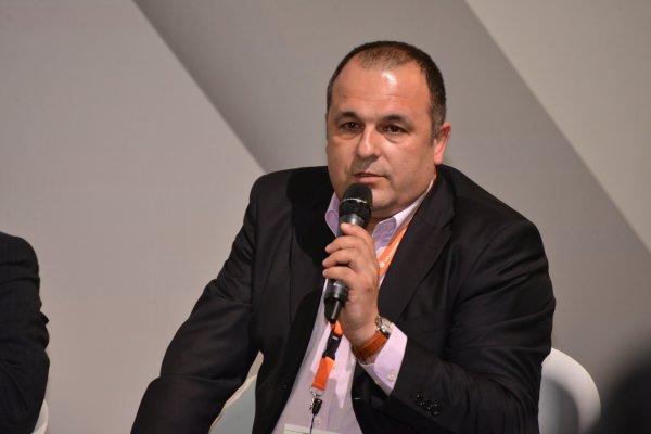 
	Александър Грънчаров &ndash; главен маркетинг директор във VIVACOM
