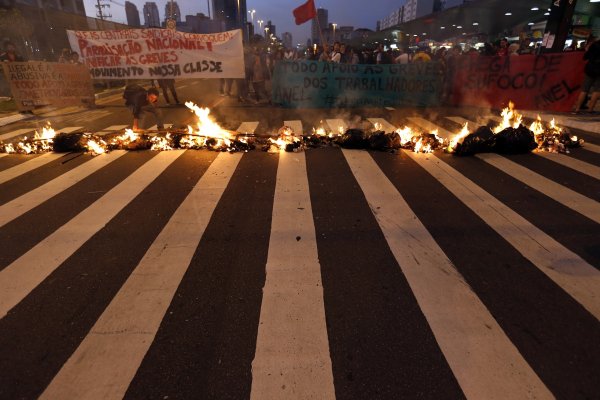 
	Стачка на служителите на метрото в Сао Пауло преди началото на Световното първенство по футбол.&nbsp;Снимки: Ройтерс
