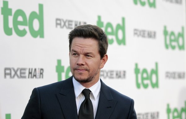 
	Уолбърг бавно се превърна в един от най-желаните холивудски актьори. Той доказа, че може да триумфира в сериозни роли, като тази на Мики Уорд в &bdquo;Боецът&ldquo; (The Fighter). Последната му комедия, &bdquo;Тед&ldquo;, в която участва с Мила Кунас, е изненадващ хит в бокс офиса, спечелил 54 млн. долара в първия си уикенд. Заснетият с бюджет от 65 млн. долара &ldquo;Тед&rdquo; може да се похвали с доста прилична рекламна кампания и въпреки високото си възрастово ограничение, очакванията на бокс офис анализаторите са за добри приходи от кинопрожекциите по света.
