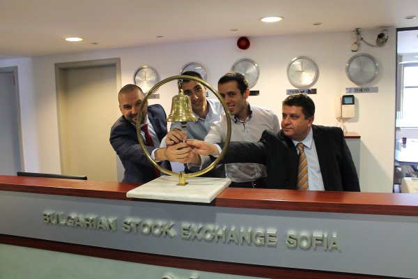 
	Победителите в конкурса за стипендия на БФБ откриха тържествено днешната борсова сесия.&nbsp;
