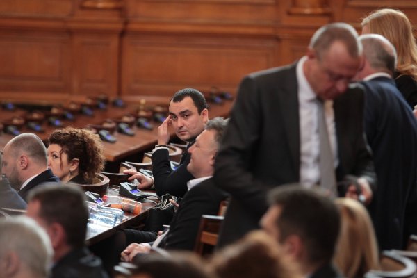 
	НС отхвърли ветото на президента Румен Радев върху промените в Изборния кодекс.&nbsp;Снимка: Димитър Кьосемарлиев, Investor Media Group
