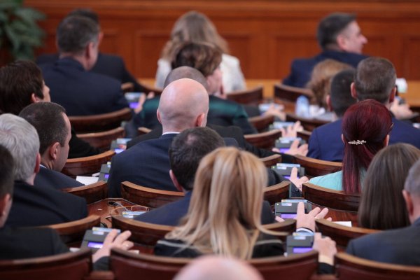 
	НС отхвърли ветото на президента Румен Радев върху промените в Изборния кодекс.&nbsp;Снимка: Димитър Кьосемарлиев, Investor Media Group
