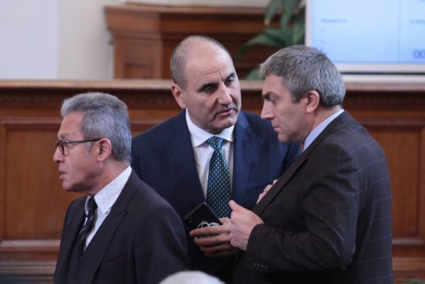 
	НС отхвърли ветото на президента Румен Радев върху промените в Изборния кодекс.&nbsp;Снимка: Димитър Кьосемарлиев, Investor Media Group
