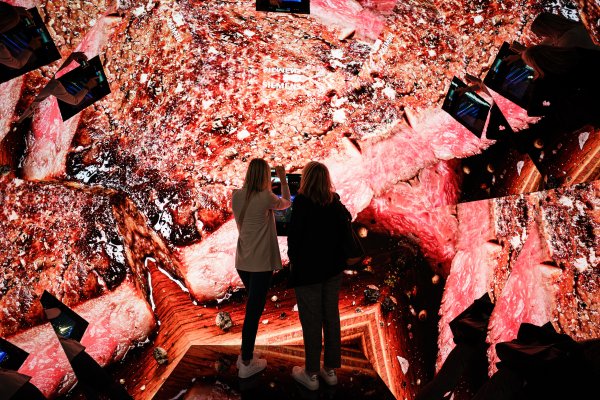 Според организаторите е достигнато предпандемичното ниво на посещенията. Снимка: EPA/CLEMENS BILAN