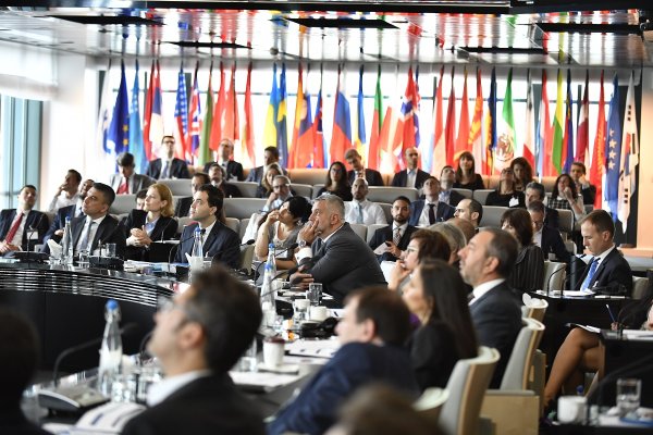 
	Над 100 представители на повече от 80 международни инвестиционни компании и фондове участват в Деня на българския капиталов пазар, който се провежда днес в Лондон
