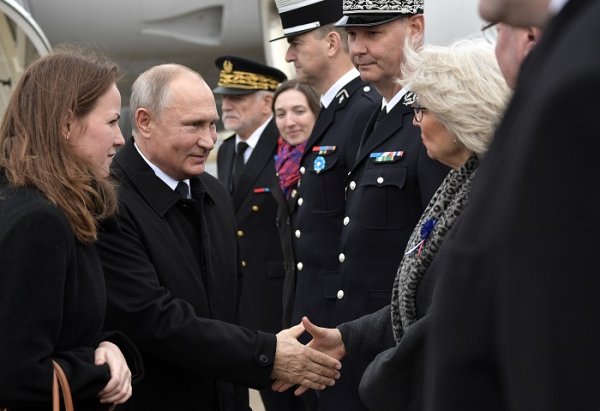 
	Руският президент Владимир Путин пристигна в Париж за церемонията по случай 100-годишнината от края на Първата световна война. Снимка: Ройтерс
