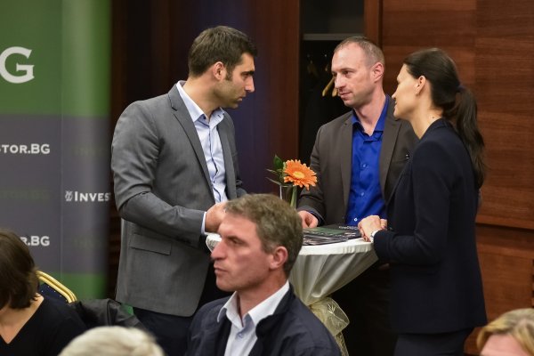 
	В очакване на началото
