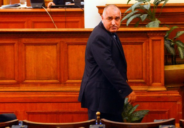 
	Бойко Борисов напуска парламента, след като обяви, че ще подаде оставка, 20 февруари 2013 г.
