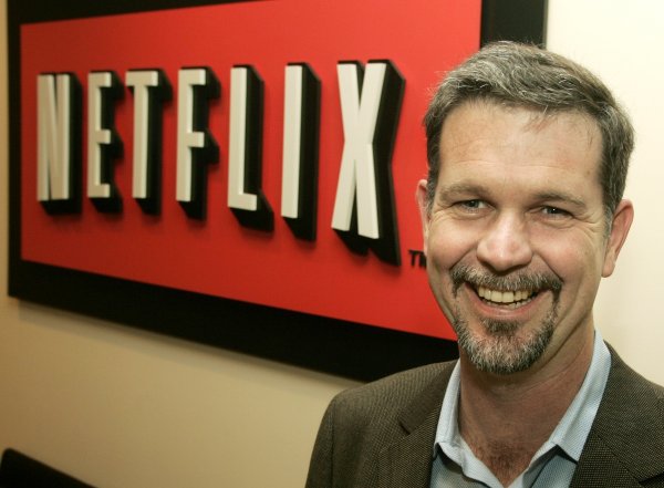
	Главен изпълнителен директор на Netflix

	Доскоро Уол Стрийт не спираше да определя Хейстингс като провален бизнес лидер, тъй като раздели Netflix на две компании &ndash; една за онлайн стрийминг услуги и една за изпращане на DVD по пощата. Въпреки това Хейстингс успя да преодолее всичко, а Netflix се превръща в истинска заплаха за кабелните телевизии. Платформата има повече абонати от HBO, а стойността на акциите ѝ скочи с 260% тази година.

	Снимка: архив Ройтерс
