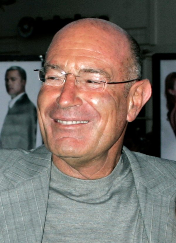 
	Стойност на колекцията произведения: 600 млн. долара

	Стойност на богатството:&nbsp;5 млрд. долара
