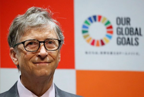 
	Милиардерът филантроп и съосновател на Microsoft Бил Гейтс се очаква да посети сгушения в швейцарските Алпи град Давос още веднъж през 2019 г.

	Той ще се включи в дискусиите за финансови иновации в глобалното здраве.&nbsp;

	Снимки: Архив Ройтерс
