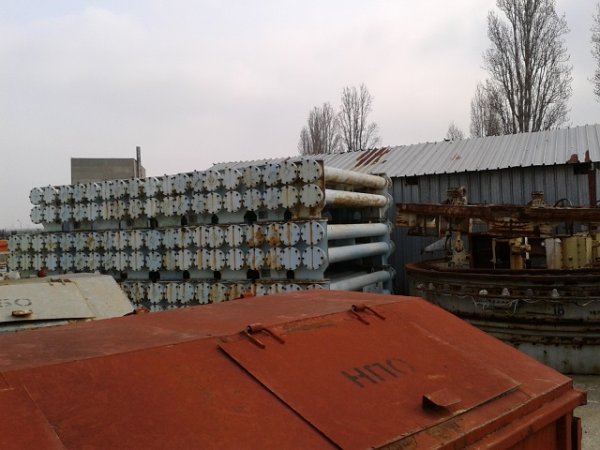 
	В сините касети е било транспортирано горивото за първите два блока в АЕЦ &quot;Козлодуй&quot;. Снимка: Investor.bg
