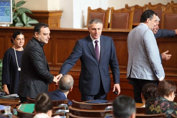 
	НС започна работа от втория опит за събиране на кворум. В пленарна зала се регистрираха 135 народни представители.&nbsp;Снимка: Димитър Кьосемарлиев, Investor Media Group
