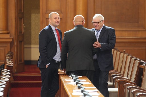 
	НС започна работа от втория опит за събиране на кворум. В пленарна зала се регистрираха 135 народни представители.&nbsp;Снимка: Димитър Кьосемарлиев, Investor Media Group
