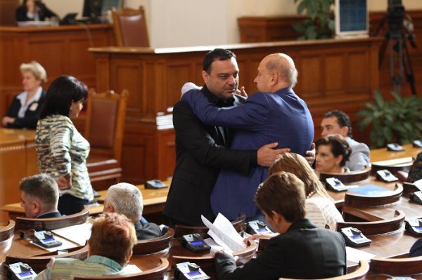 
	НС започна работа от втория опит за събиране на кворум. В пленарна зала се регистрираха 135 народни представители.&nbsp;Снимка: Димитър Кьосемарлиев, Investor Media Group
