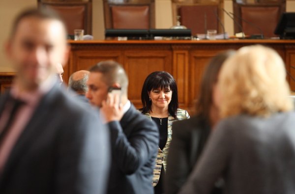 
	НС започна работа от втория опит за събиране на кворум. В пленарна зала се регистрираха 135 народни представители.&nbsp;Снимка: Димитър Кьосемарлиев, Investor Media Group
