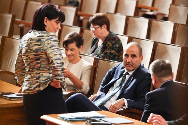 
	НС започна работа от втория опит за събиране на кворум. В пленарна зала се регистрираха 135 народни представители.&nbsp;Снимка: Димитър Кьосемарлиев, Investor Media Group
