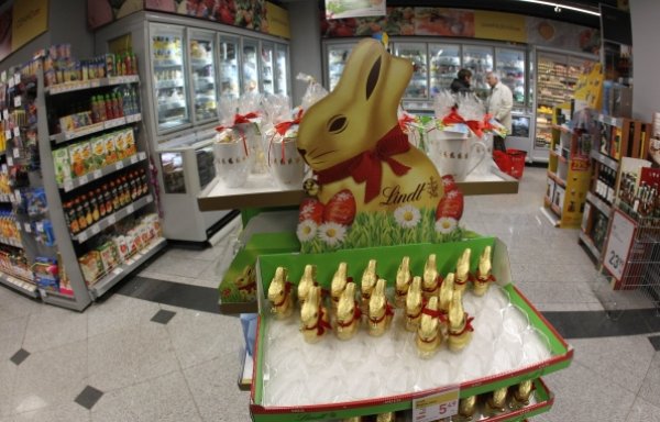 
	Традиционно преди Великден Българската агенция по безопасност на храните (БАБХ) засилва проверките в магазините.&nbsp;Снимка: Олег Попов, Investor Media Group
