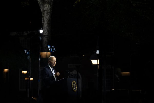 Американският лидер обвини „силите на MAGA", че са „решени да върнат страната назад". Снимка: Bloomberg
