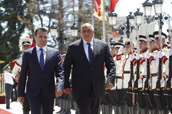 
	Посрещането на премиера Бойко Борисов в Скопие. Снимка: Олег Попов, Investor Media Group 
