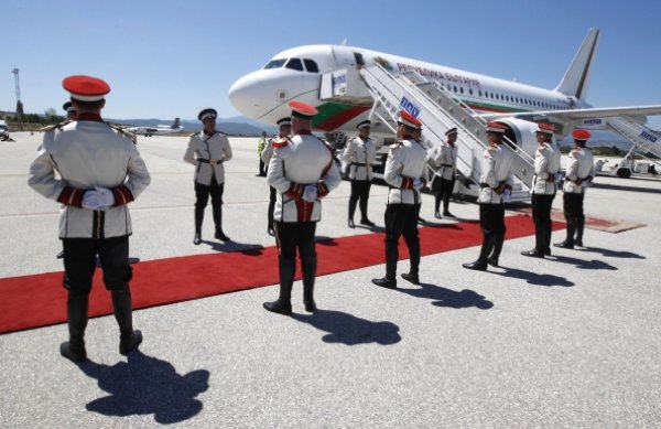 
	Посрещането на премиера Бойко Борисов в Скопие. Снимка: Олег Попов, Investor Media Group 
