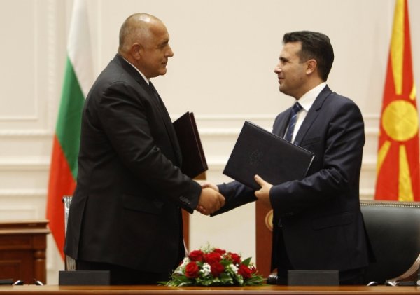 
	Подписването на договора за добросъседство между България и Македония. Снимка: Олег Попов, Investor Media Group
