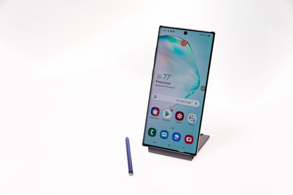 
	Снимки: Ройтерс, Samsung
