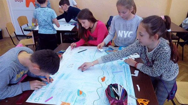 
	Снимки: Red Paper Plane
