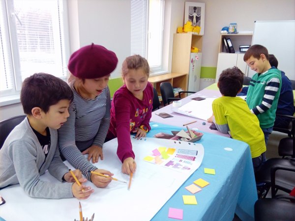 
	Снимки: Red Paper Plane
