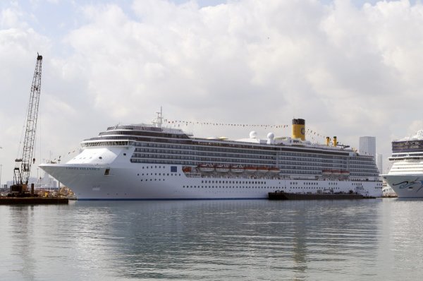 
	Позиция: 185,3 млрд. долара
	
	В статистиката на американското финансово министерство Бахамите, Бермуда, Каймановите острови, Холандските Антили, Панама и Британските вирджински острови се разглеждат като една група.
	
	Финансовите институции от региона притежават американски правителствени облигации за 185,3 млрд. долара &ndash; далеч над 106,6 млрд. долара, притежавани през юни 2008 година, но и по-малко спрямо върха от 213,6 млрд. долара от март 2009 година.
	&nbsp;
