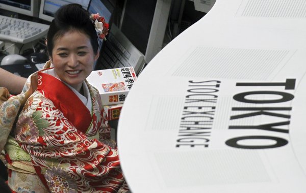 
	
	Обща позиция 1,04 трлн. долара
	
	Япония е един от най-важните търговски партньори и е втората държава сред най-големите кредитори на САЩ. В американски правителствени облигации е както голяма част от държавния резерв на Япония, така и значителна част от активите на финансовата система.
	&nbsp;
