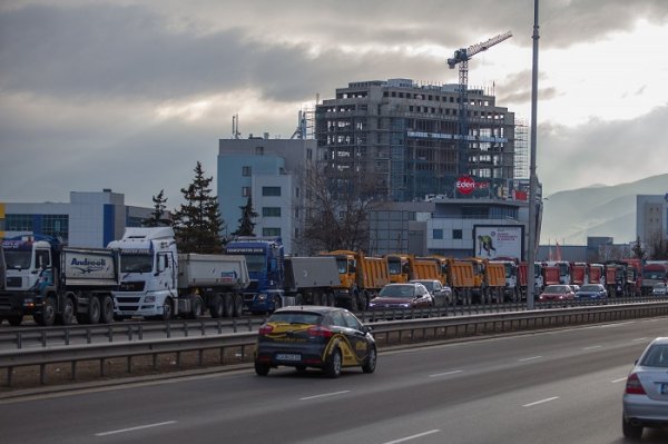 
	Строителни фирми на протест в София. Снимка: Димитър Кьосемарлиев, Investor Media Group&nbsp;
