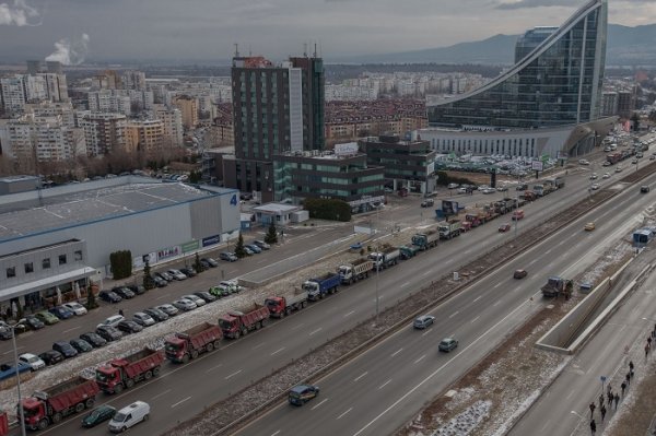 
	Строителни фирми на протест в София. Снимка: Димитър Кьосемарлиев, Investor Media Group&nbsp;
