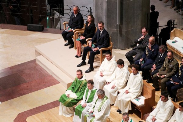 
	Литургията в &quot;Саграда Фамилия&quot; преминава при засилени мерки за сигурност
