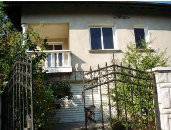 
	Сграда в Перник. Снимки: НАП
