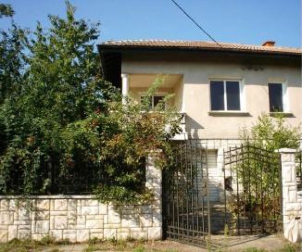 
	Сграда в Перник.
