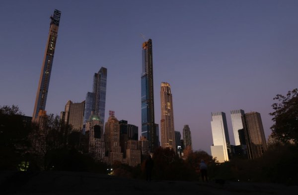 
	&nbsp;

Пентхауз в 220 Central Park South в Ню Йорк - продаден за 240 млн. долара

	Източник: Getty
