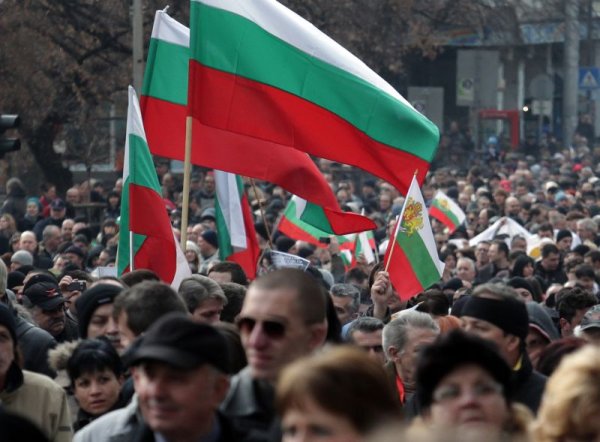 
	Хиляди се събраха на протест срещу електроразпределителните дружества в София. Снимка: БТА
