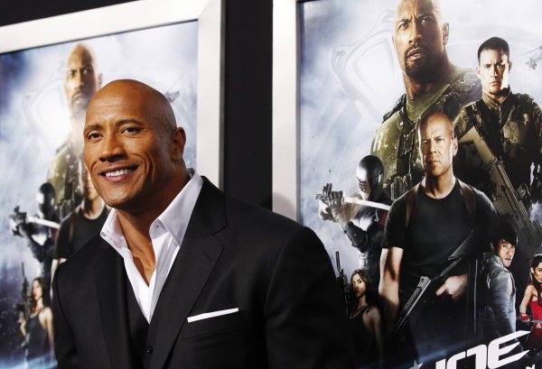 
	52 млн. долара

	С участието си във филми като &bdquo;G.I. Joe&rdquo; и &bdquo;Бързи и яростни&ldquo; Джонсън си проправи път напред, превръщайки се в истинска филмова звезда. А сега вече е и в списъка на водещите в бранша. Скалата, какъвто беше прякорът му по времето, когато се занимаваше с кеч, се заема с все повече филмови проекти. Освен че е добър бизнесмен, той прави смели стъпки и в света на телевизията. &bdquo;The Hero&rdquo; беше първият му опит в риалити телевизията. Сега той се движи нагоре към по-сериозните проекти като комедията на HBO &ldquo;Ballers&rdquo;. Джонсън е изпълнителен продуцент и актьор във филма, който разказва за група футболисти.

	Снимка: архив Ройтерс
